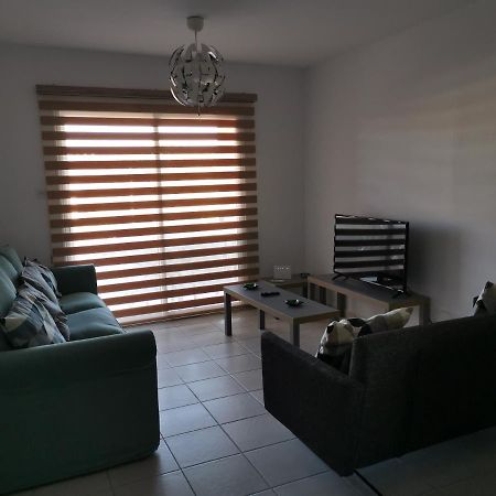 Iris Village, Near Kings Avenue Mall - By Imh Travel & Tours بافوس المظهر الخارجي الصورة