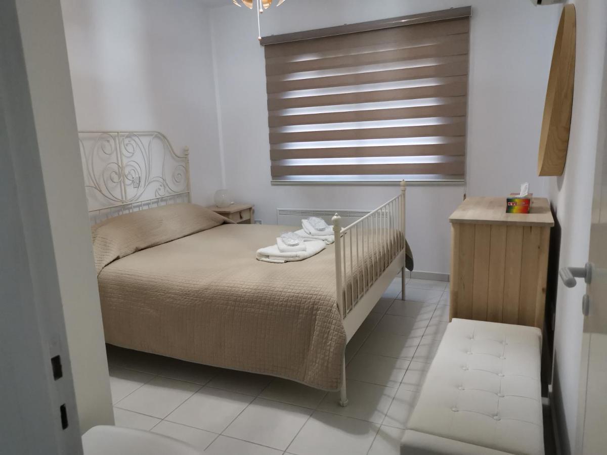 Iris Village, Near Kings Avenue Mall - By Imh Travel & Tours بافوس المظهر الخارجي الصورة