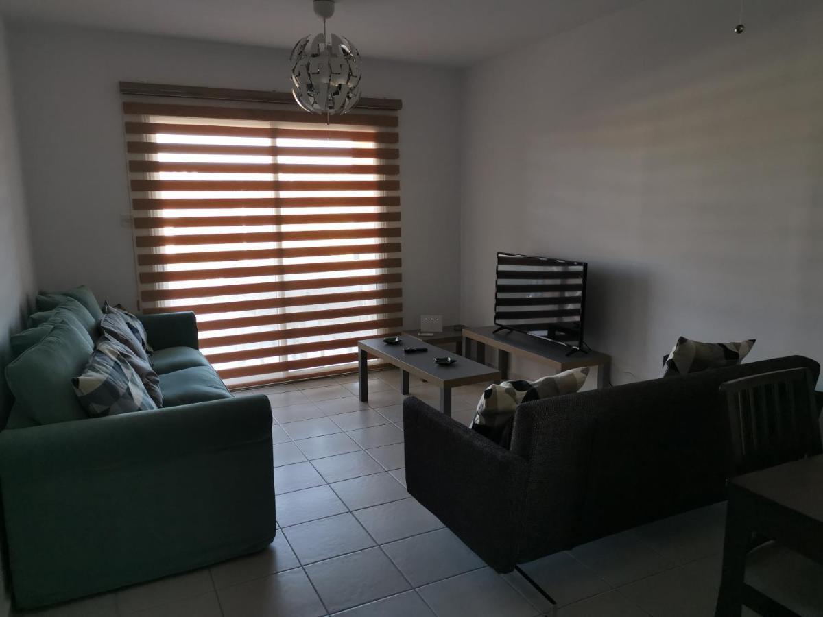 Iris Village, Near Kings Avenue Mall - By Imh Travel & Tours بافوس المظهر الخارجي الصورة