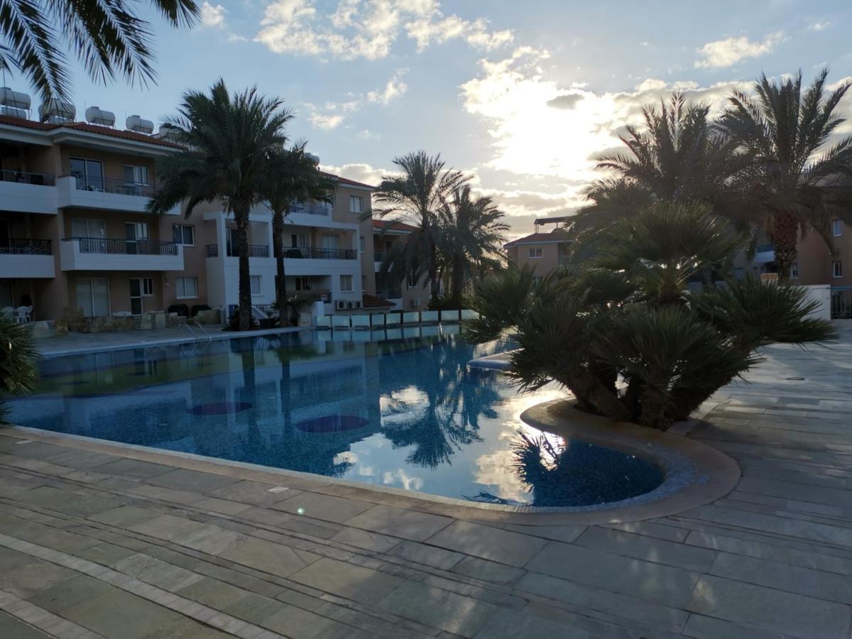 Iris Village, Near Kings Avenue Mall - By Imh Travel & Tours بافوس المظهر الخارجي الصورة