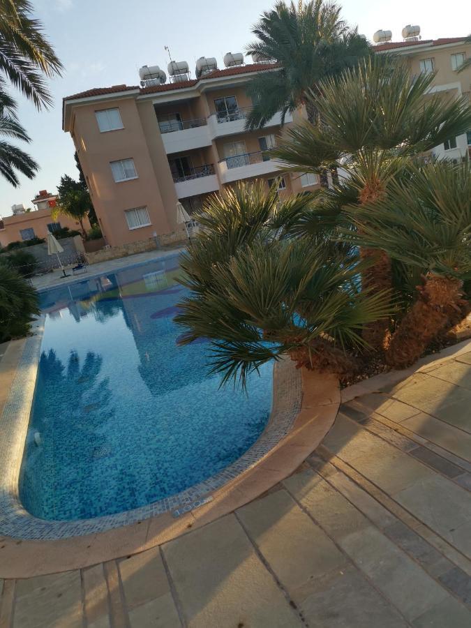 Iris Village, Near Kings Avenue Mall - By Imh Travel & Tours بافوس المظهر الخارجي الصورة