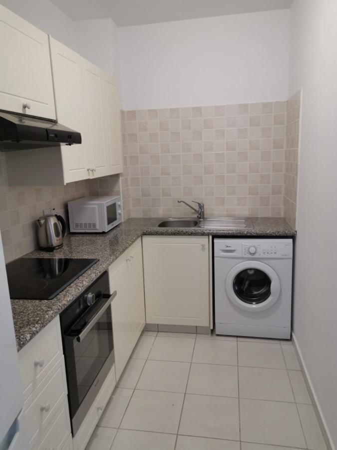 Iris Village, Near Kings Avenue Mall - By Imh Travel & Tours بافوس المظهر الخارجي الصورة