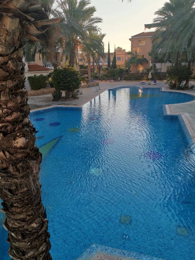 Iris Village, Near Kings Avenue Mall - By Imh Travel & Tours بافوس المظهر الخارجي الصورة