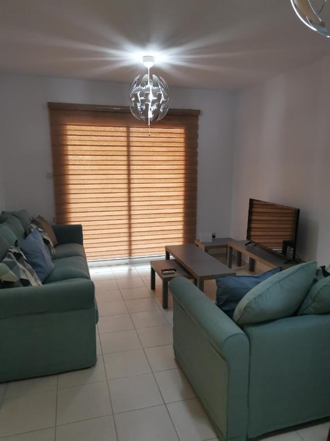 Iris Village, Near Kings Avenue Mall - By Imh Travel & Tours بافوس المظهر الخارجي الصورة