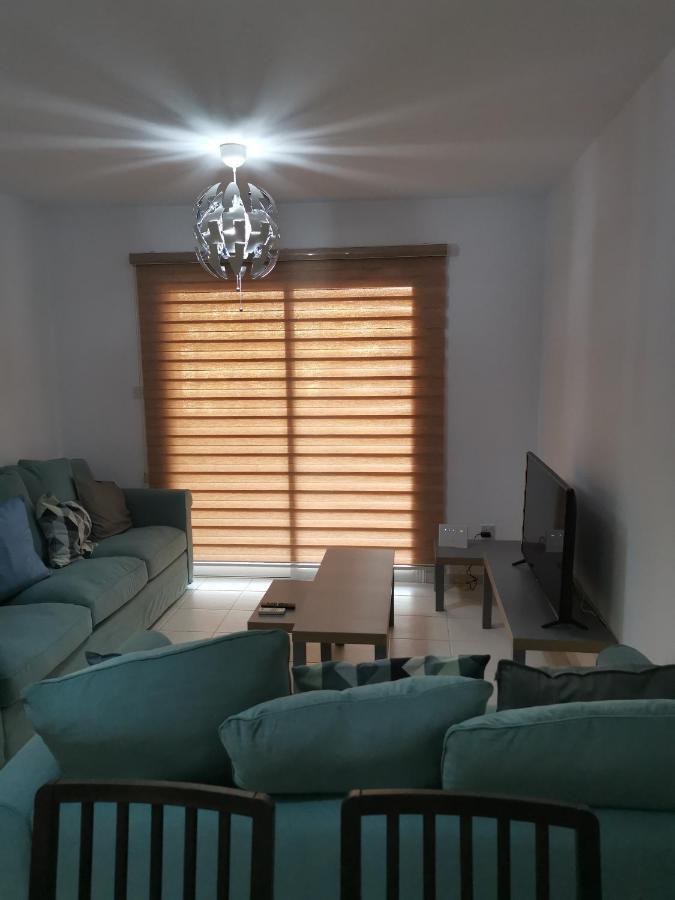 Iris Village, Near Kings Avenue Mall - By Imh Travel & Tours بافوس المظهر الخارجي الصورة