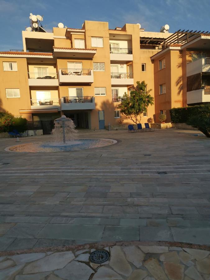 Iris Village, Near Kings Avenue Mall - By Imh Travel & Tours بافوس المظهر الخارجي الصورة
