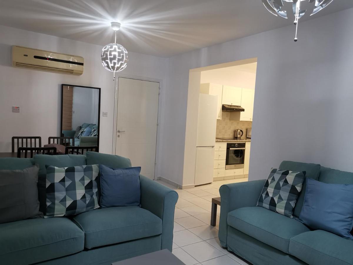 Iris Village, Near Kings Avenue Mall - By Imh Travel & Tours بافوس المظهر الخارجي الصورة