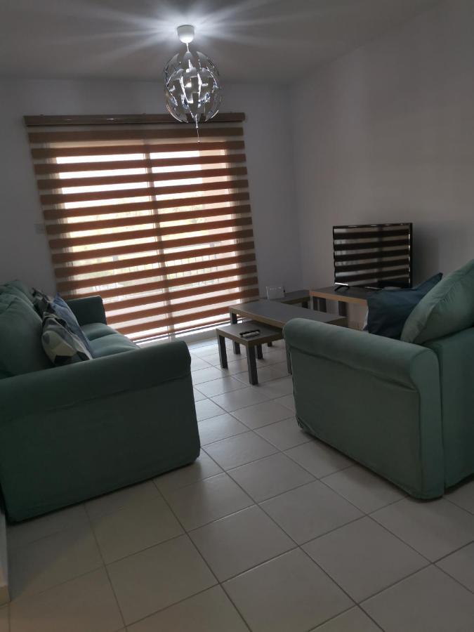 Iris Village, Near Kings Avenue Mall - By Imh Travel & Tours بافوس المظهر الخارجي الصورة