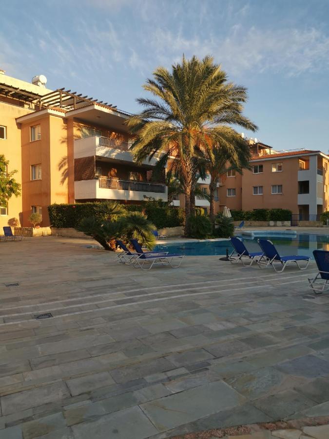 Iris Village, Near Kings Avenue Mall - By Imh Travel & Tours بافوس المظهر الخارجي الصورة
