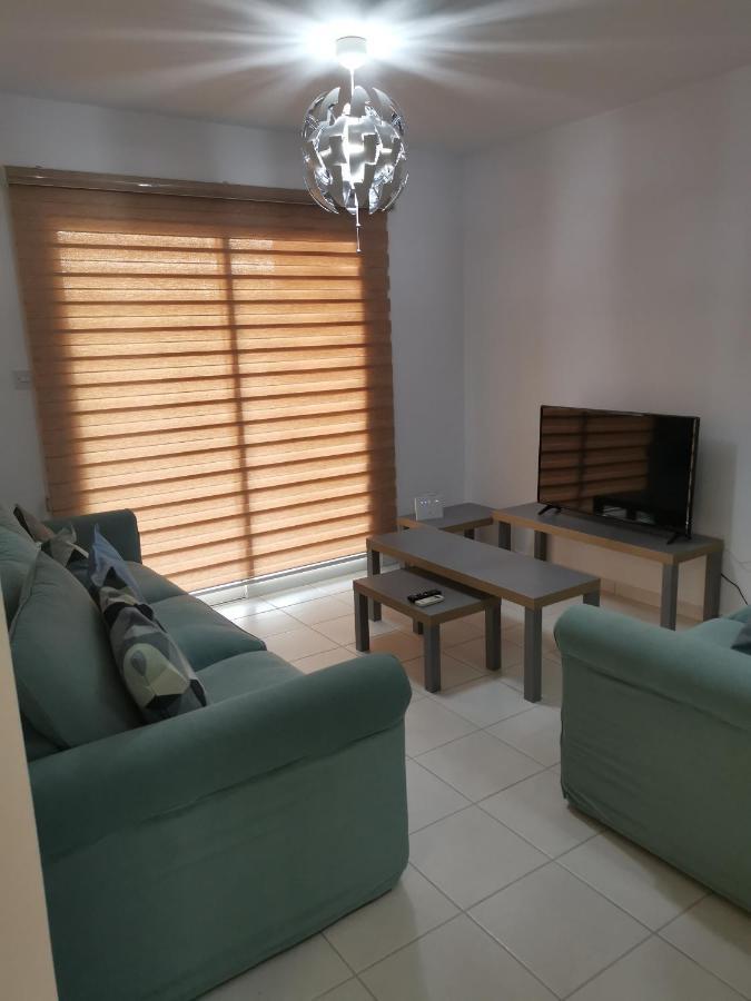 Iris Village, Near Kings Avenue Mall - By Imh Travel & Tours بافوس المظهر الخارجي الصورة