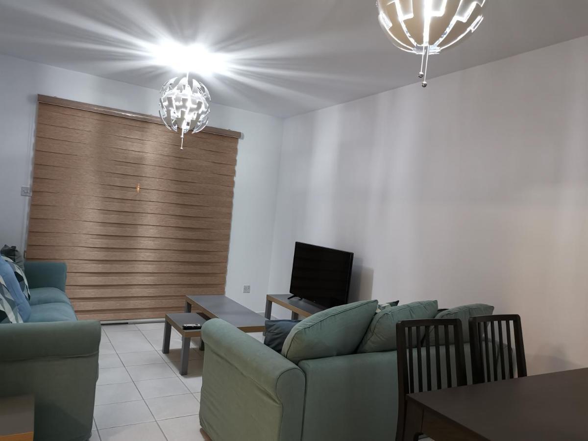 Iris Village, Near Kings Avenue Mall - By Imh Travel & Tours بافوس المظهر الخارجي الصورة