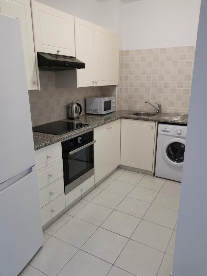 Iris Village, Near Kings Avenue Mall - By Imh Travel & Tours بافوس المظهر الخارجي الصورة