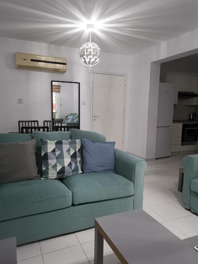 Iris Village, Near Kings Avenue Mall - By Imh Travel & Tours بافوس المظهر الخارجي الصورة